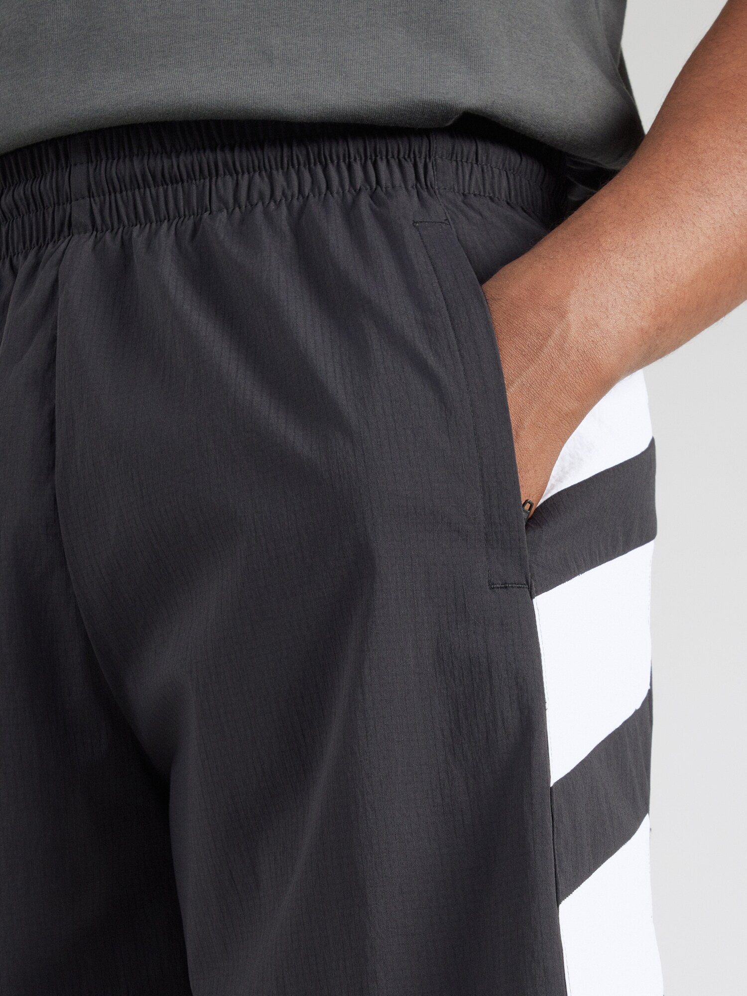 ADIDAS ORIGINALS Pantalón 'ADICOLOR DOUBLE BLOCKED' negro / blanco – imagen 2