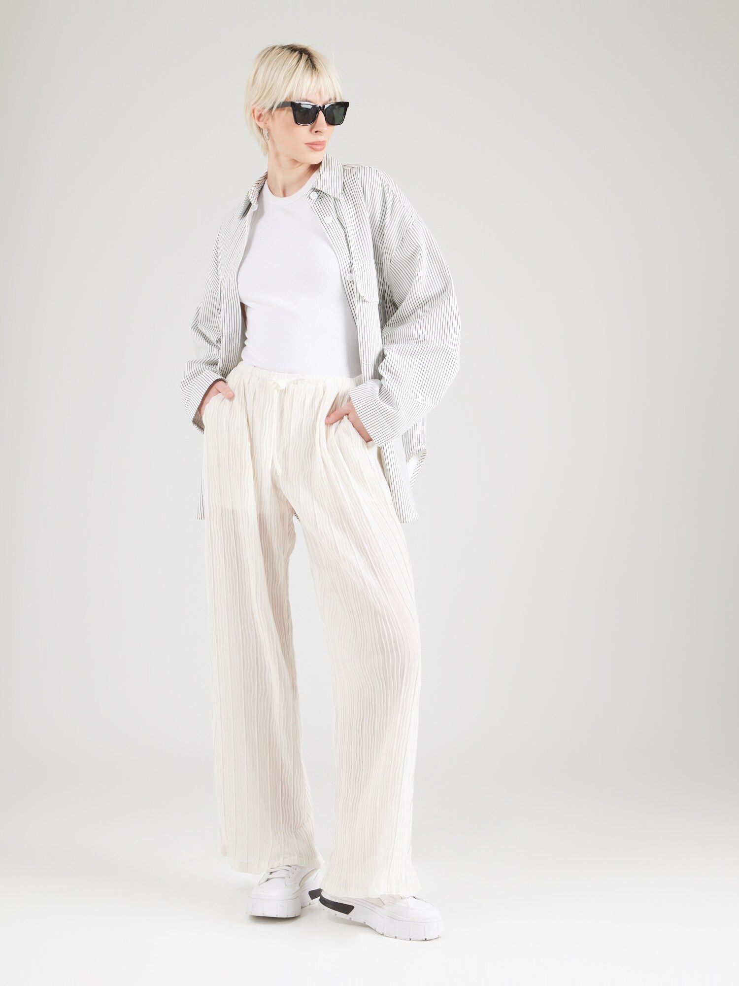 Thumbnail - Sixth June Hose