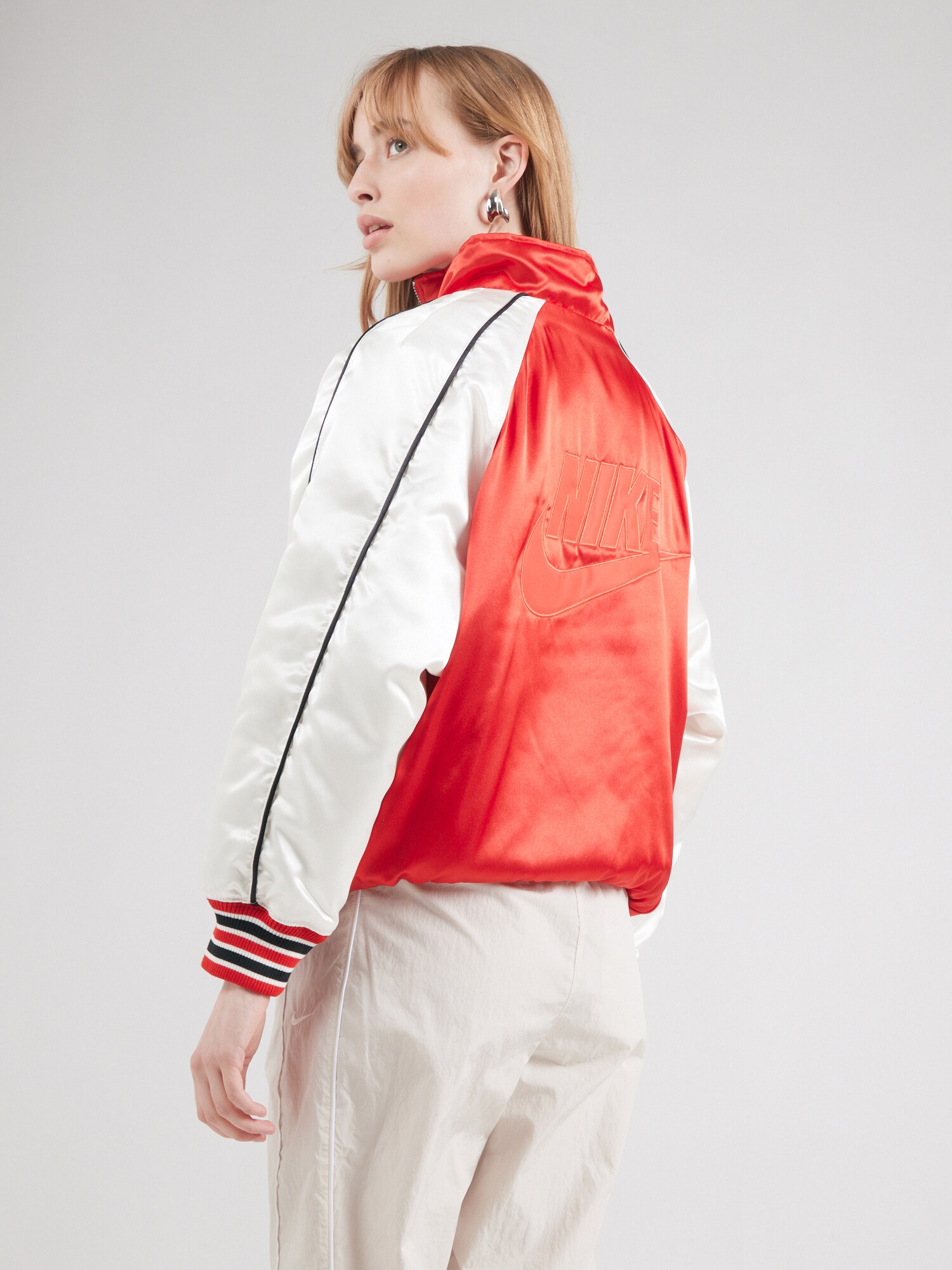 Nike Sportswear Prechodná bunda 'STREET' červená / čierna / šedobiela (obrázok 3)