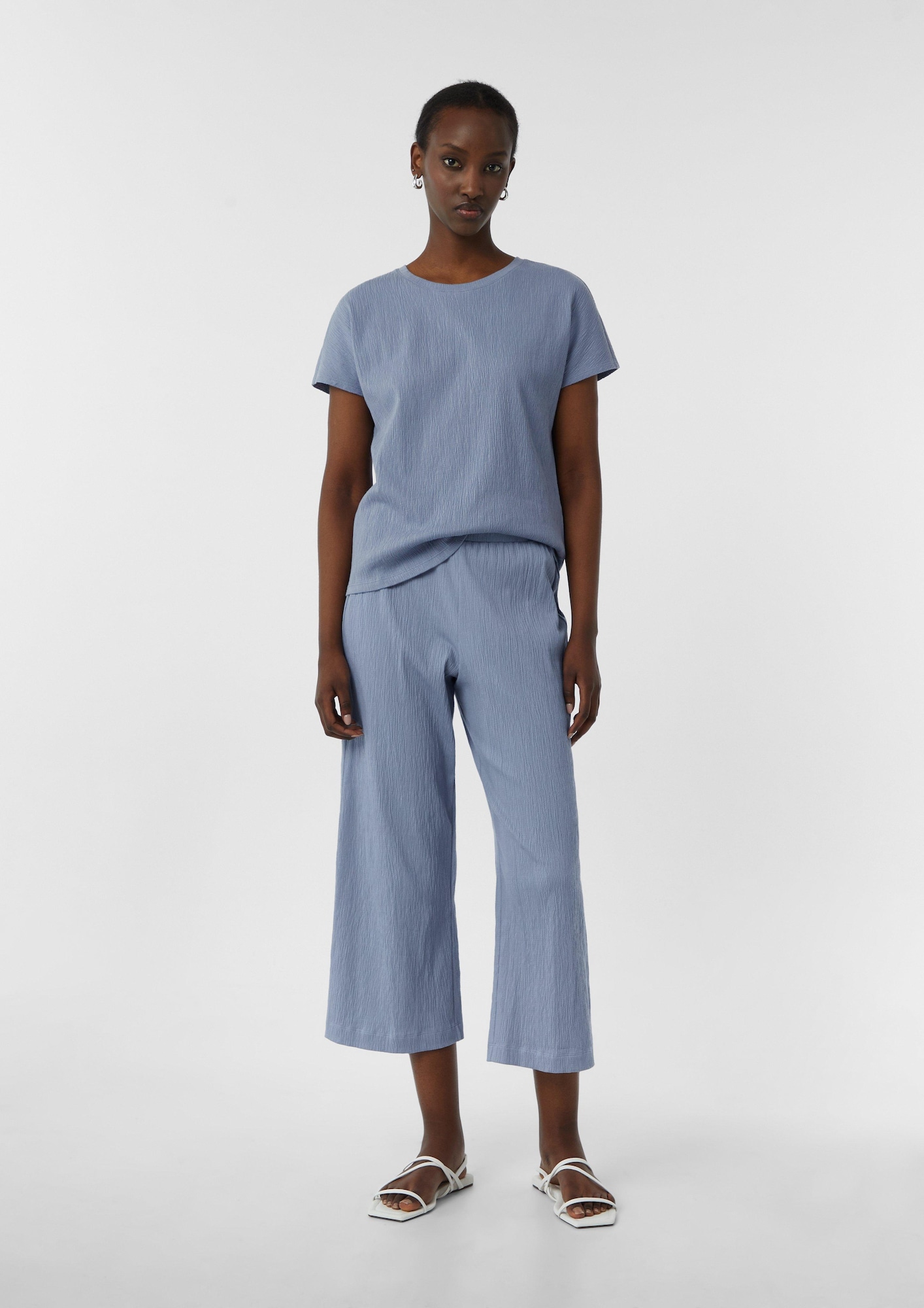 Thumbnail - comma casual identity T-Shirt