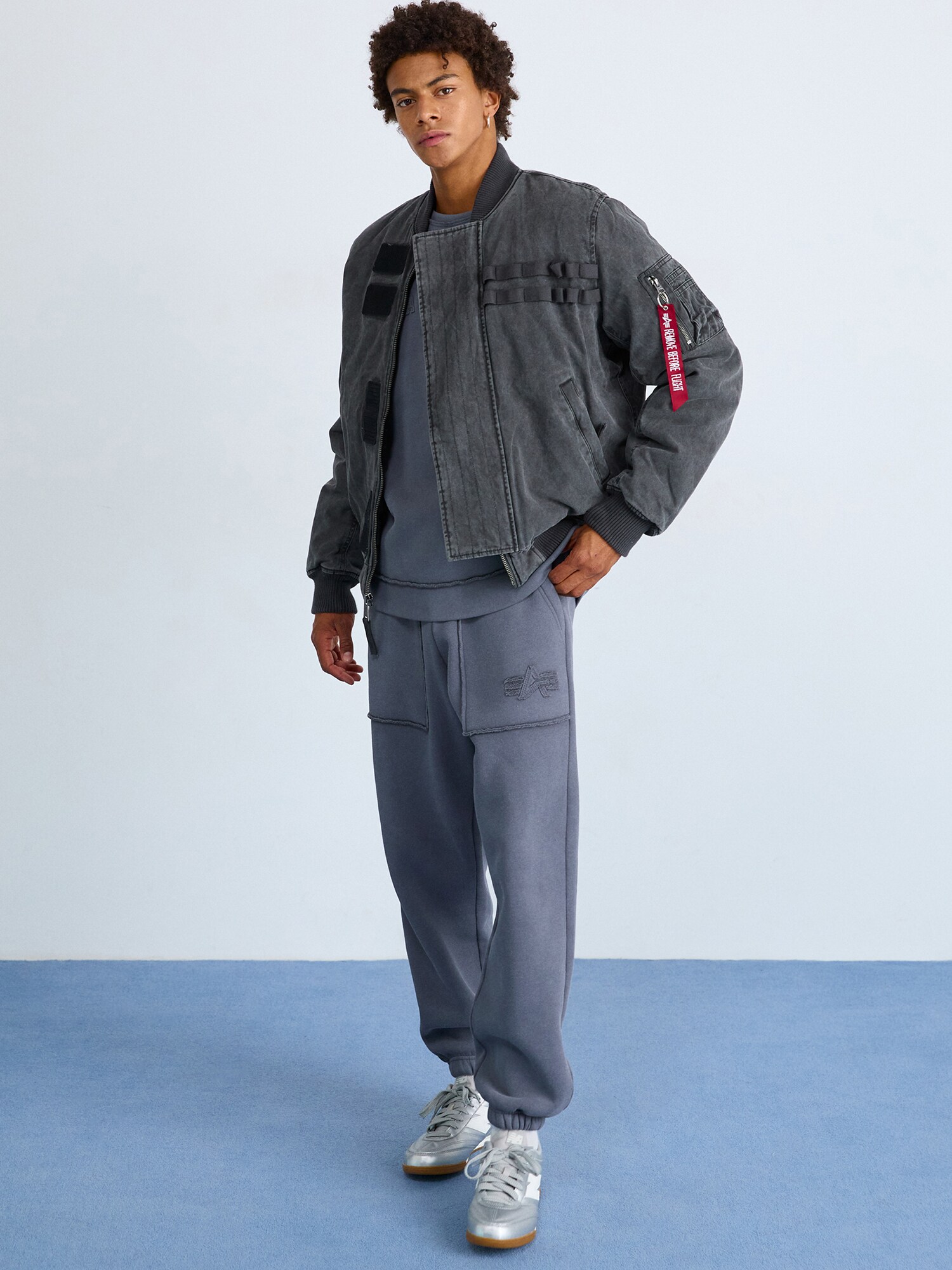 ALPHA INDUSTRIES Mikina 'Open Edge' čadičová (obrázok 4)