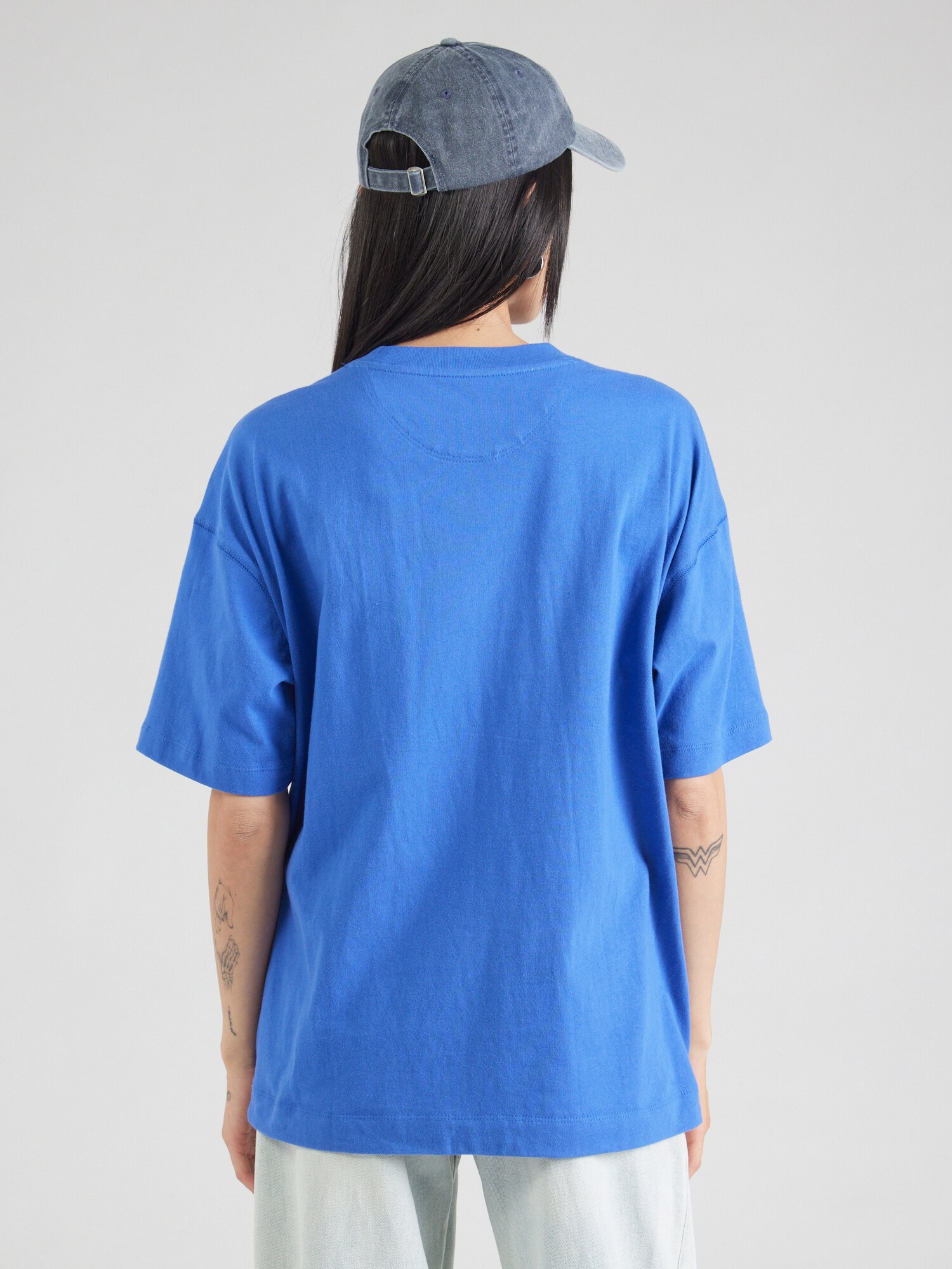 Thumbnail - T-Shirt