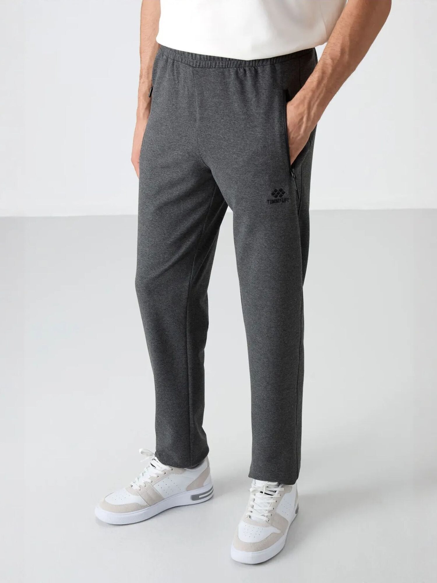 Tommy Life Sportske hlače 'Jogginghose' antracit siva
