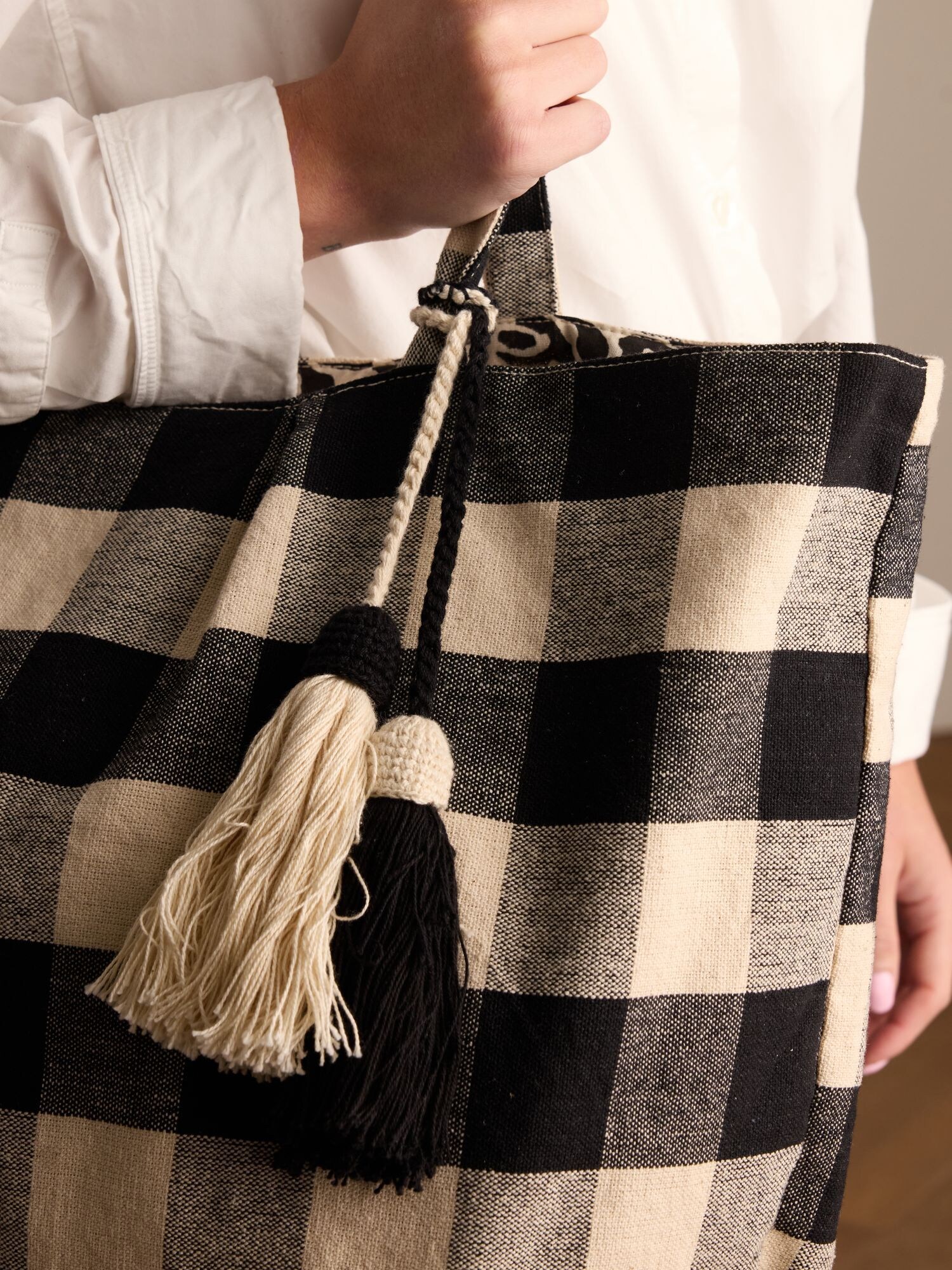 Thumbnail - MANFIELD Shopper