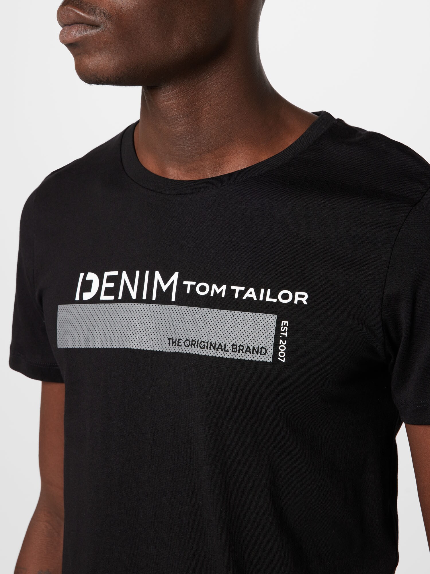 TOM TAILOR DENIM Tričko  sivá / čierna / biela (obrázok 5)