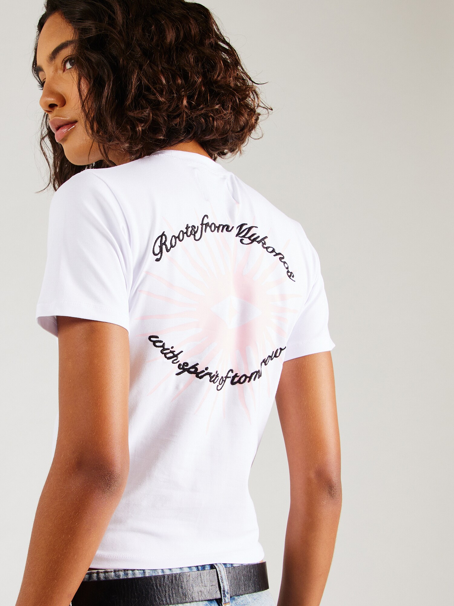 Thumbnail - Pequs T-Shirt A Paradise Beach Club