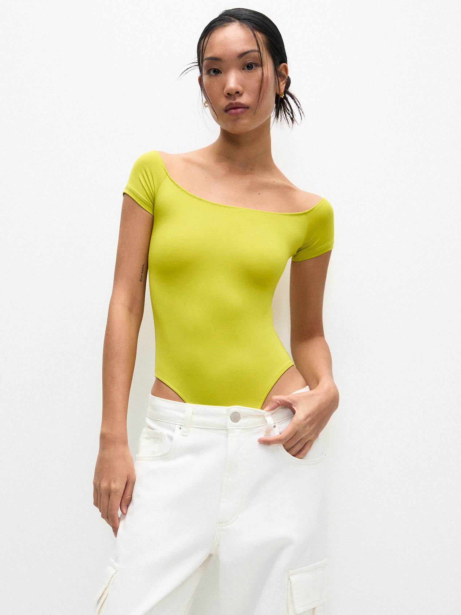 Pull&Bear Rövid body  citromzöld termék 2. képe