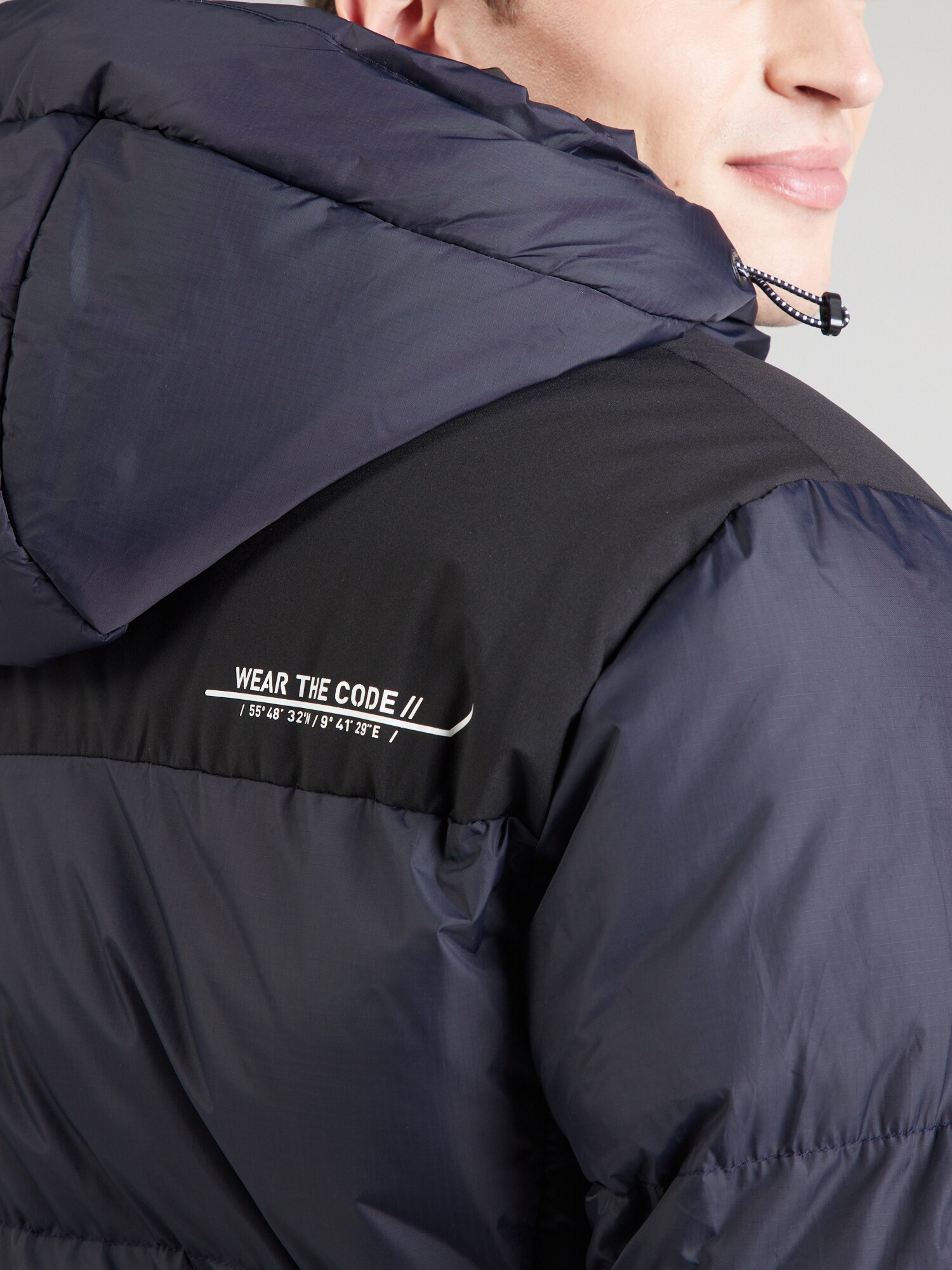 INDICODE JEANS Zimná parka 'Kayce' námornícka modrá / čierna / biela ako vlna (obrázok 5)