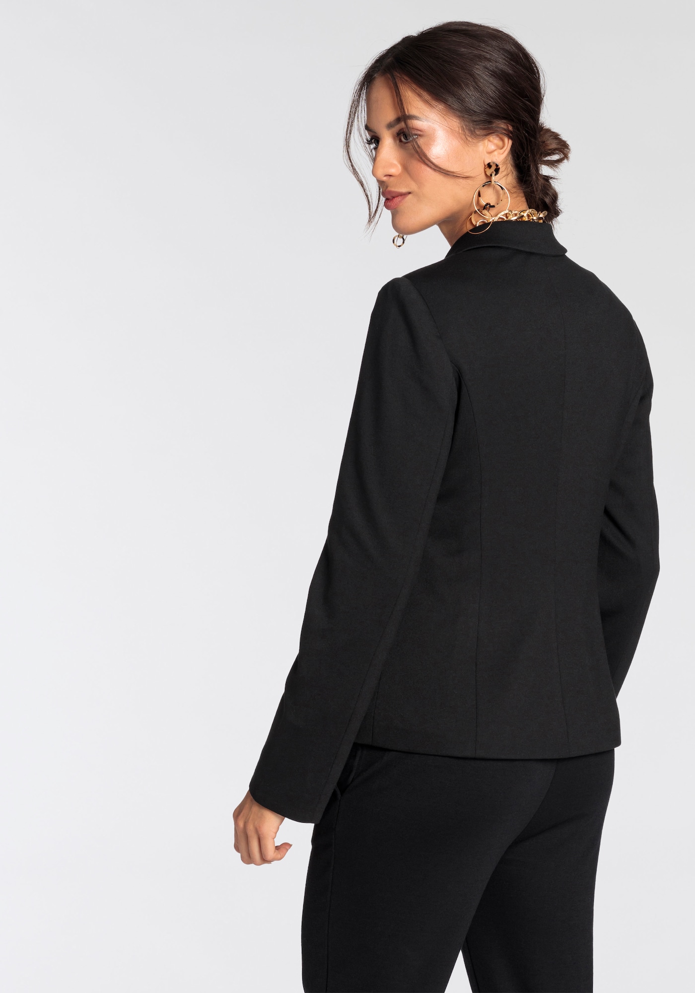 Thumbnail - Blazer