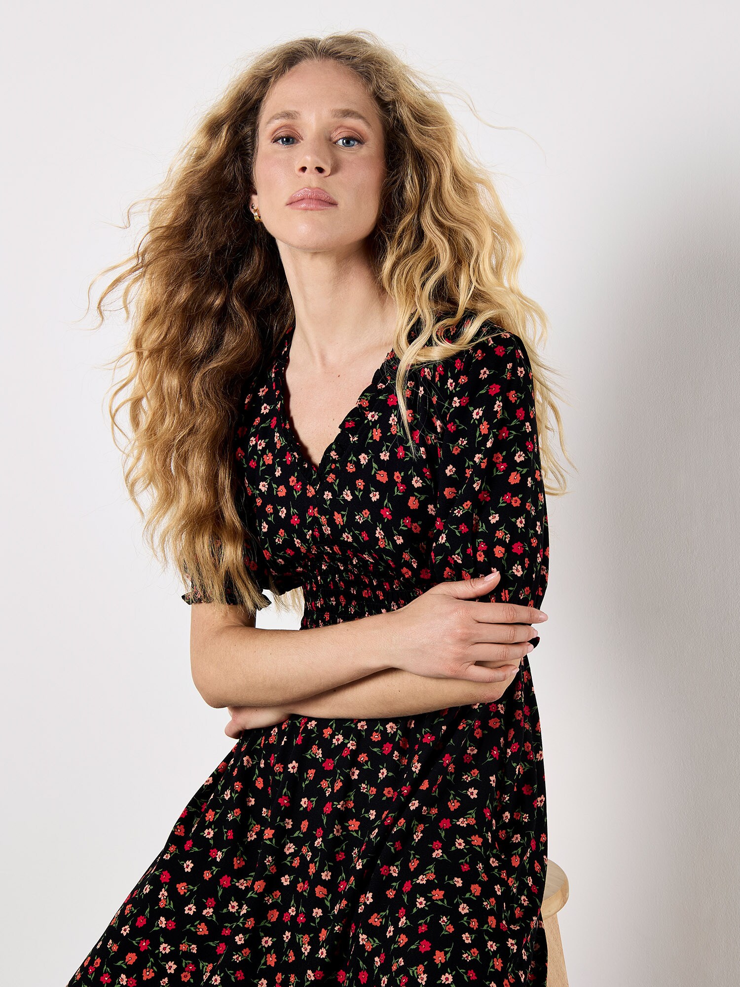 Thumbnail - Apricot Kleid