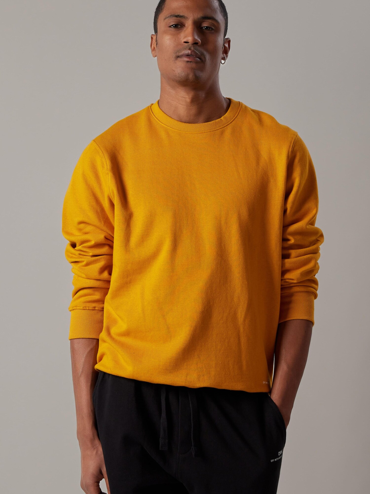 OWN Off With Nature Sweater majica 'Felpa Felpata Girocollo' oker