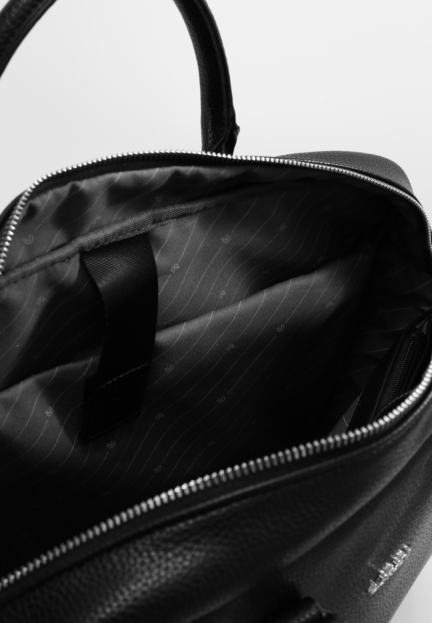 Thumbnail - L.CREDI Messenger Ella