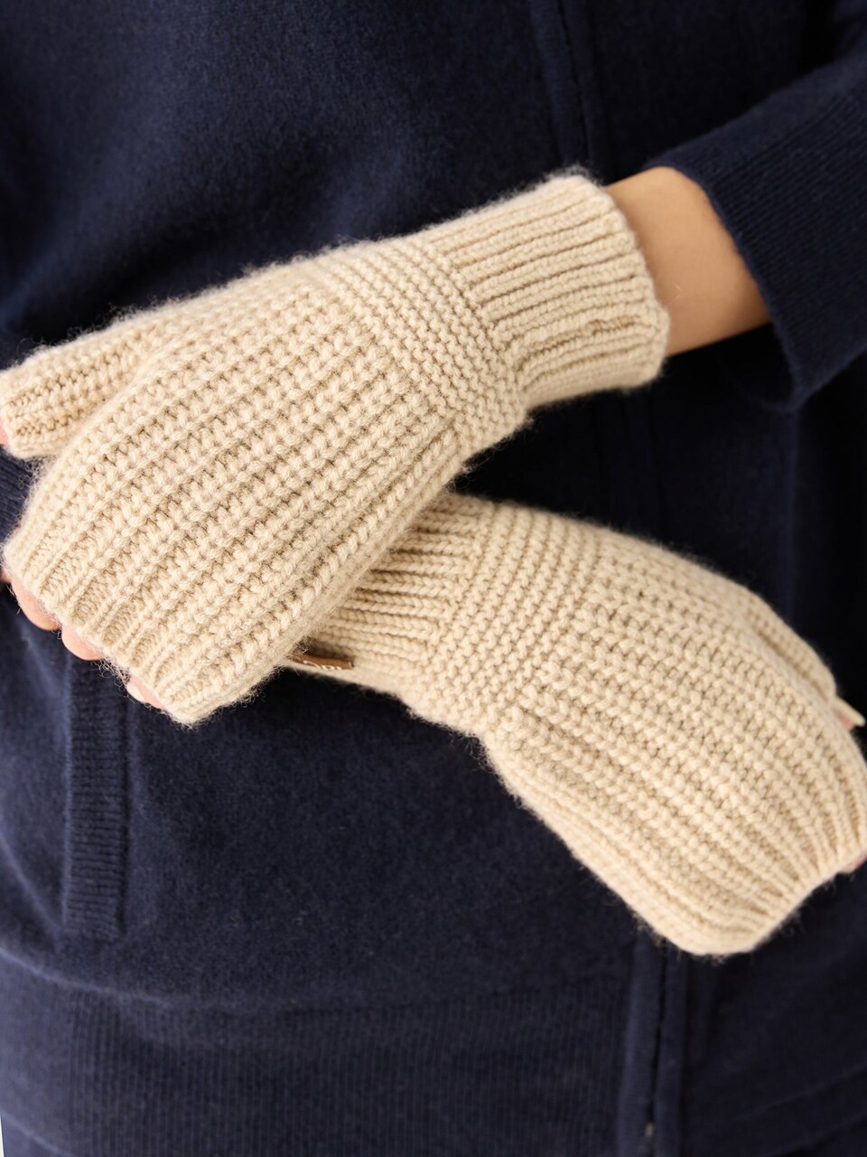Torgvantar 'Rib-Knit Cashmere Gloves'