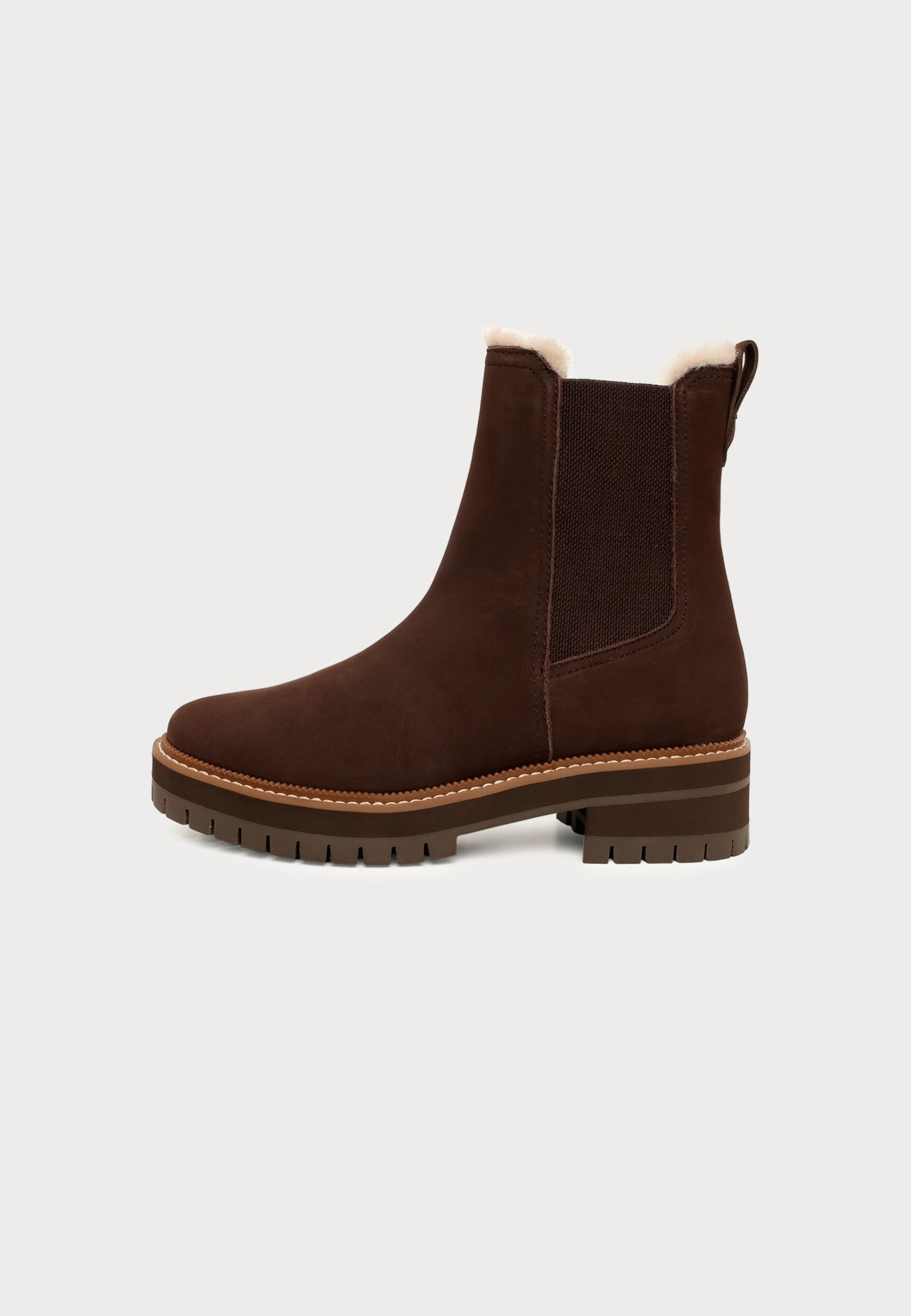 TOMS Chelsea boots dam