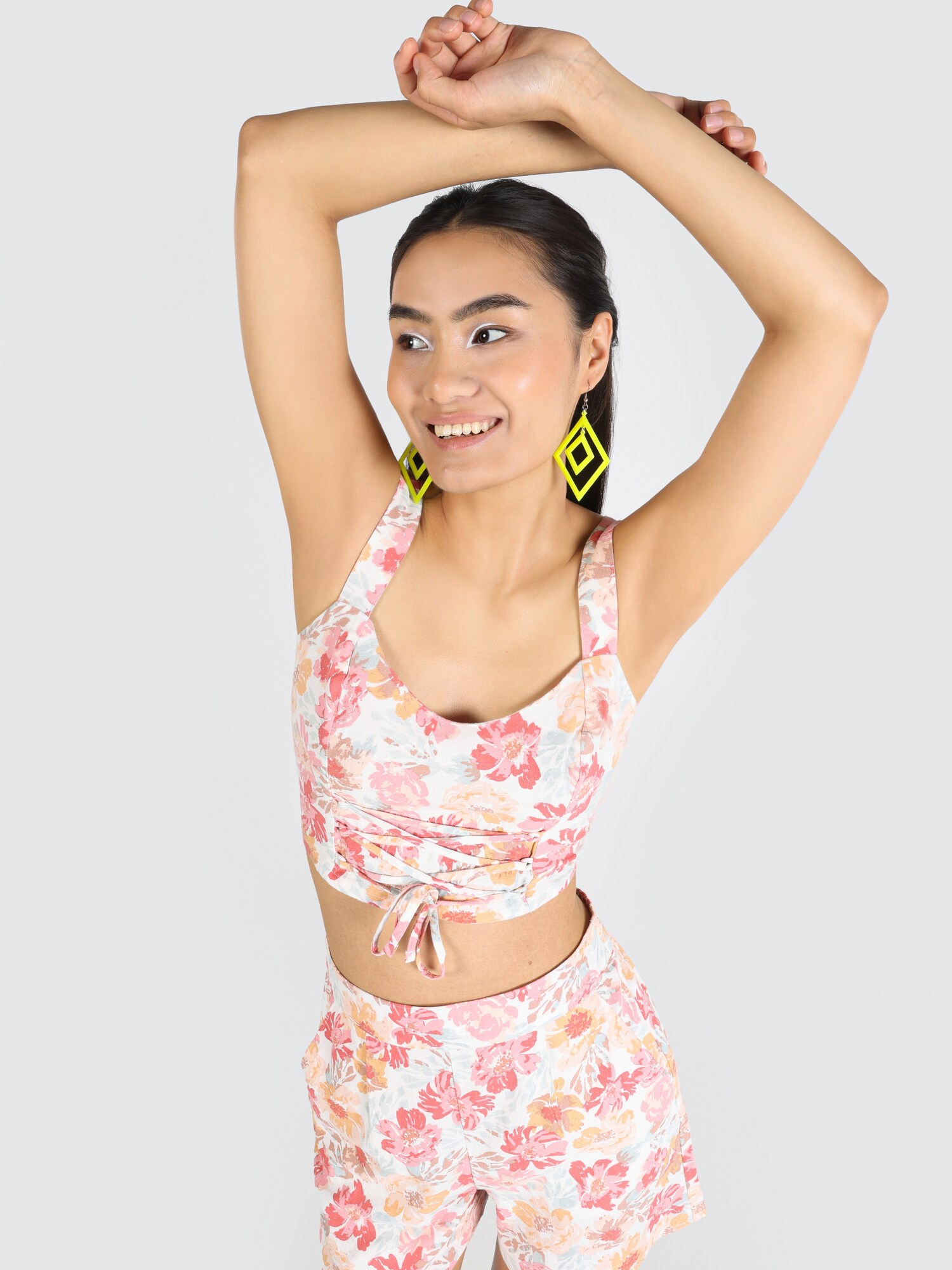 Thumbnail - Colins Top