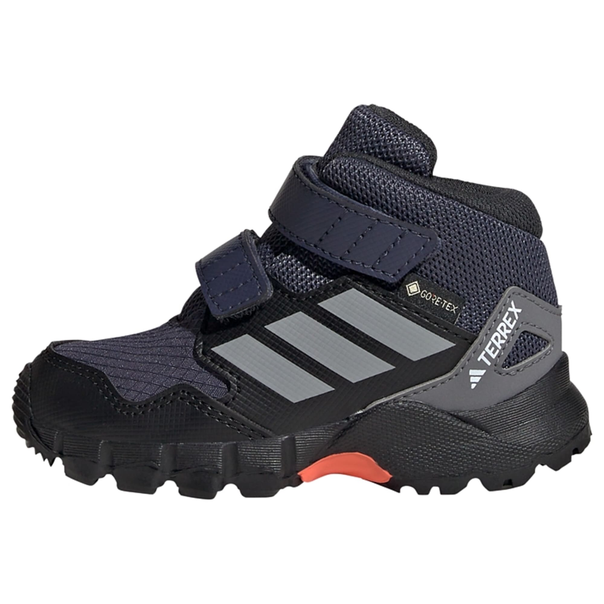 Adidas TERREX – rezistenți ghete cu material premium