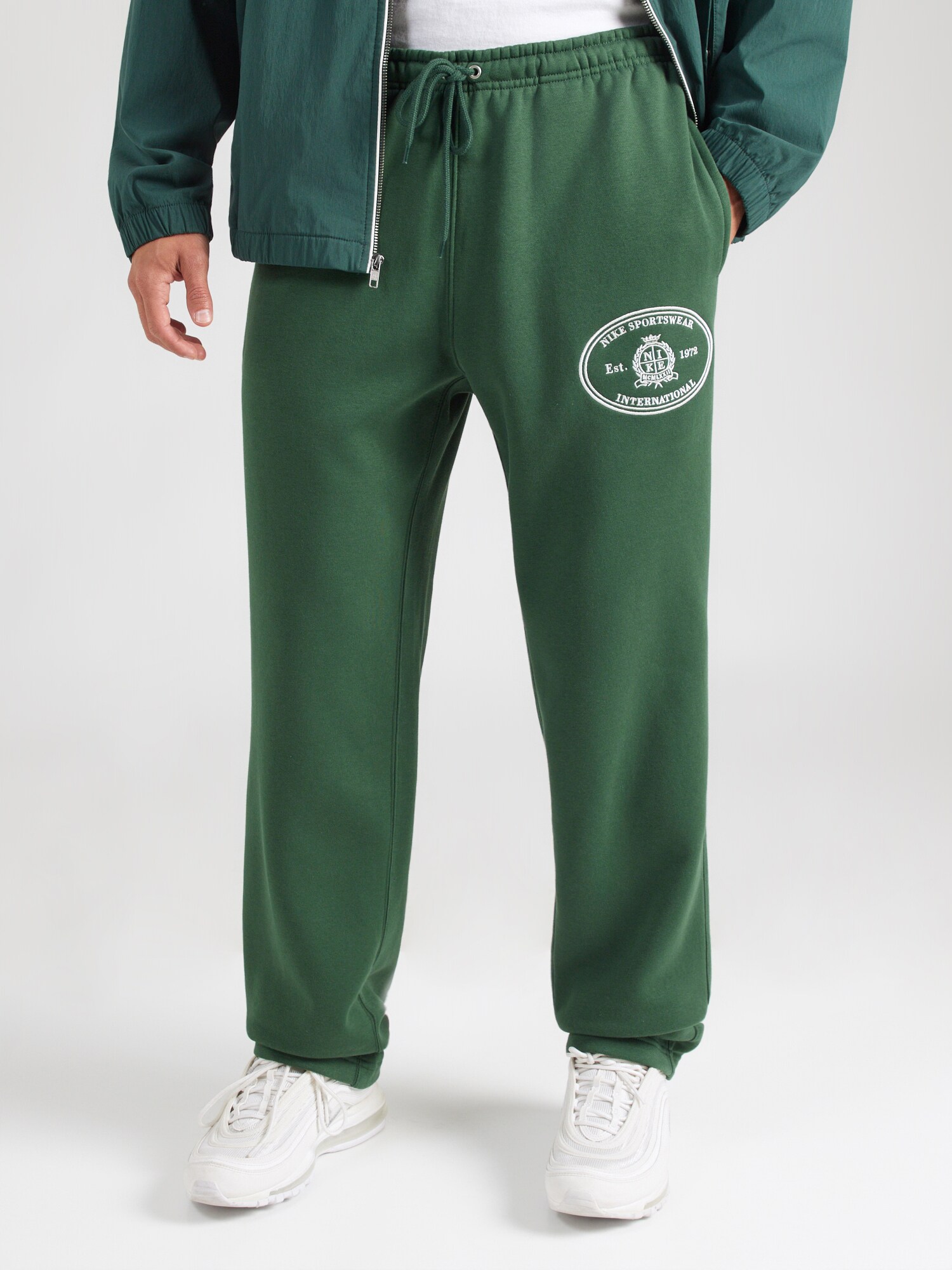 Nike Sportswear Pantalón 'Club'  verde / blanco – imagen 4