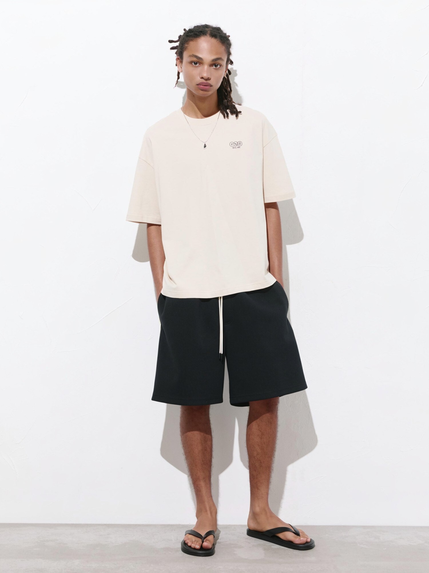 Pull&Bear Tričko 'LOVE YOURSELF'  béžová / čierna (obrázok 4)