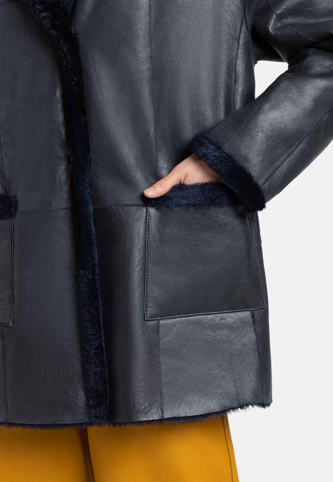 Thumbnail - Werner Christ Lammfellmantel