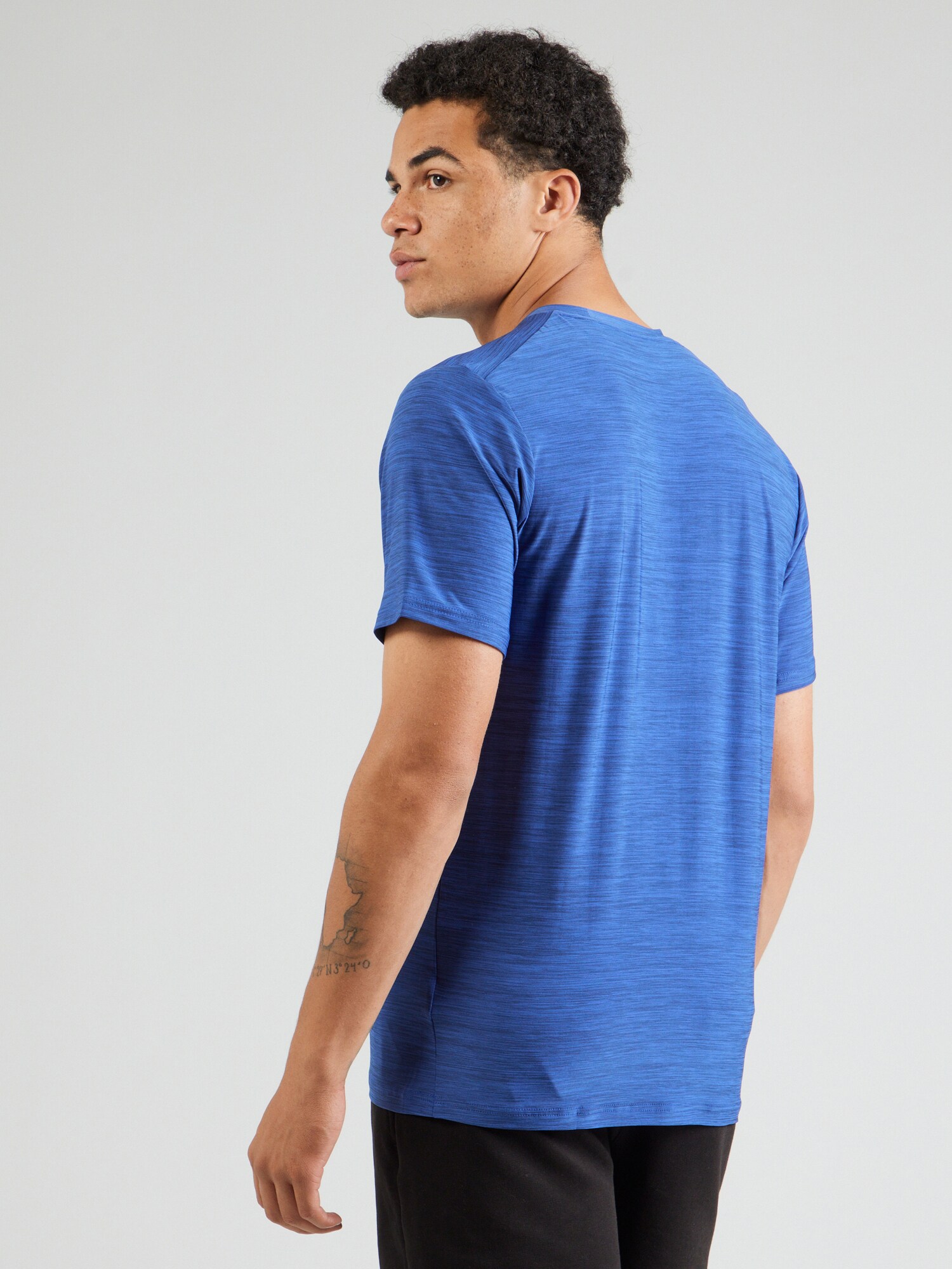 Thumbnail - Sportshirt 'Essentials'