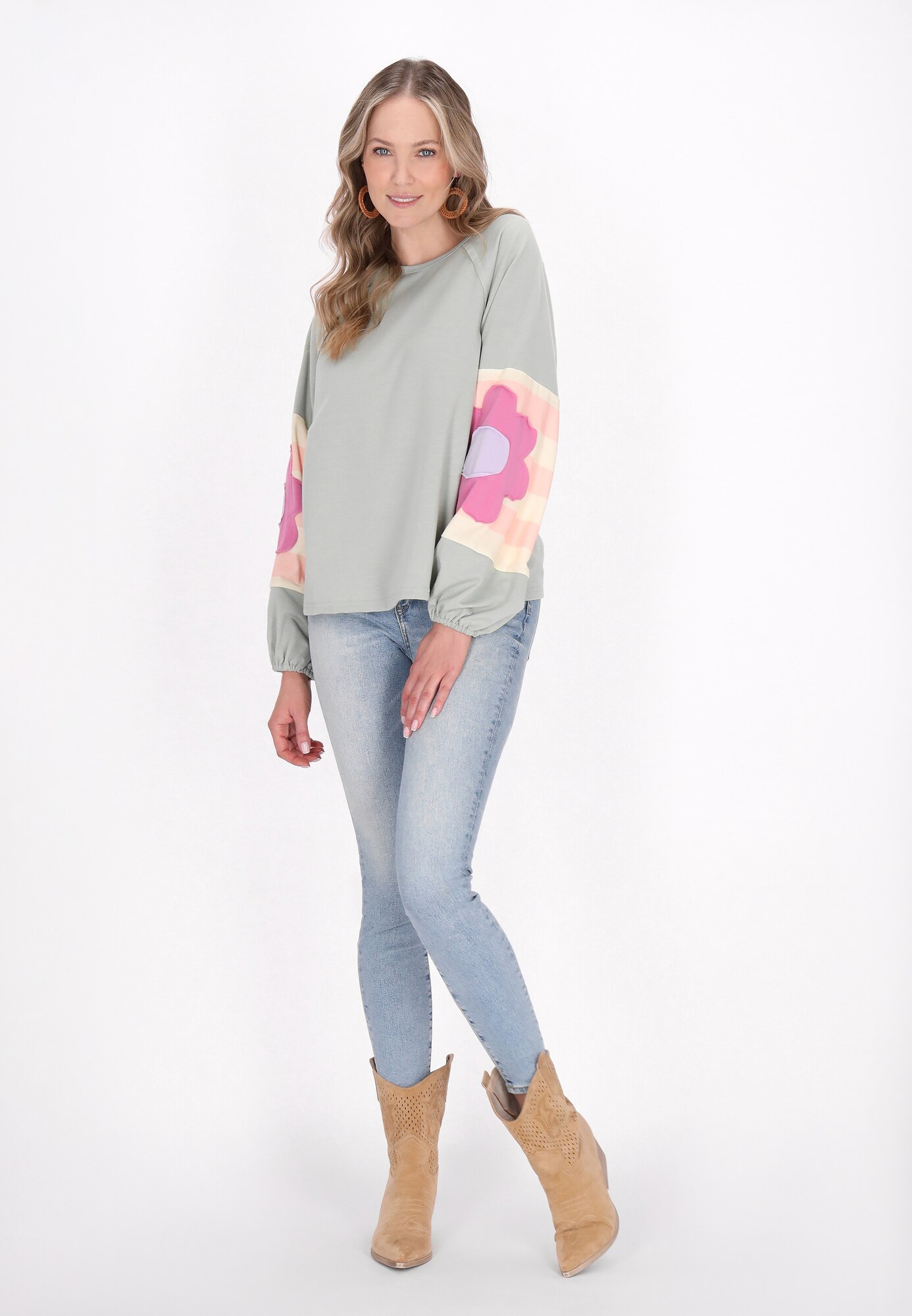 Thumbnail - usha FESTIVAL Sweatshirt Fashion Look