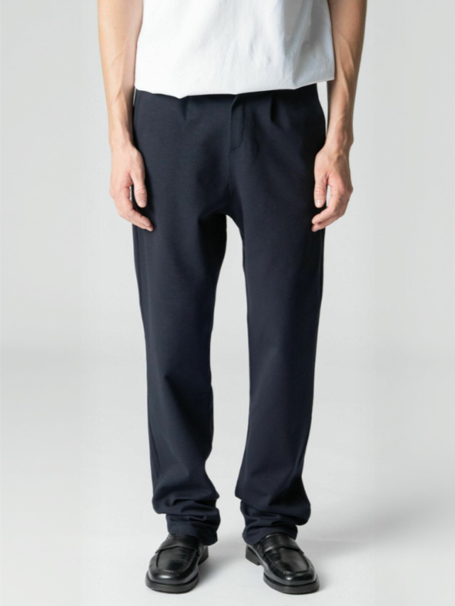 TEESHOPPEN Pantaloni  Wide  bleumarin