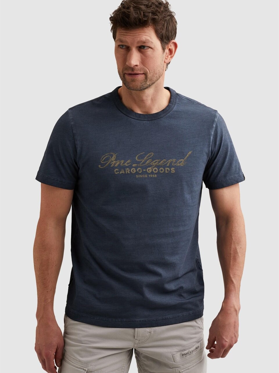 T-shirt 'T-shirt in jersey with rugged artwork on the chest'