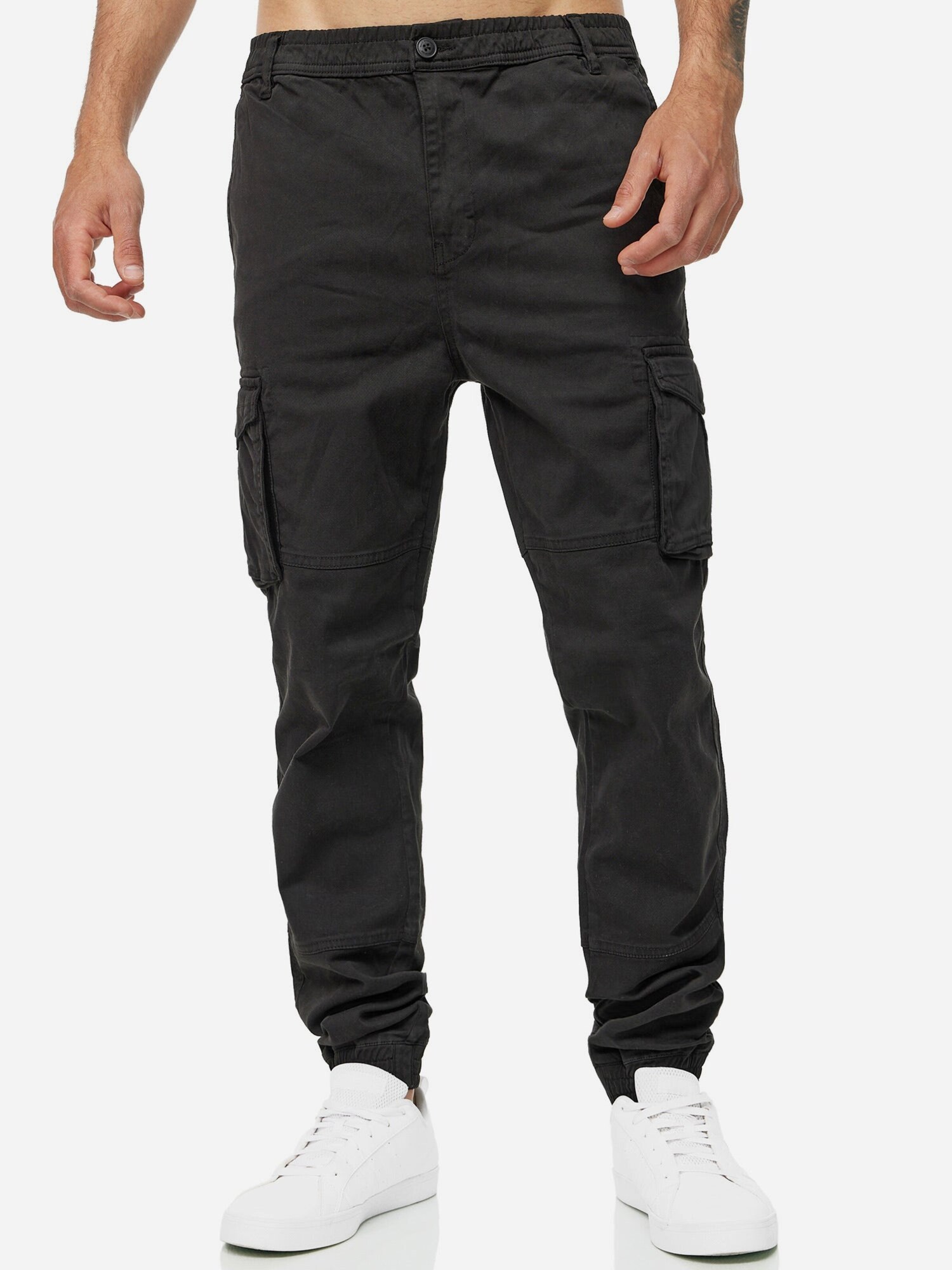 Tazzio Pantalón cargo 'A300' negro