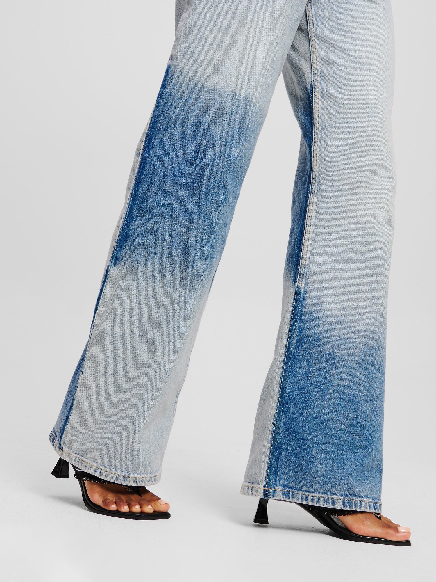 Thumbnail - Jeans
