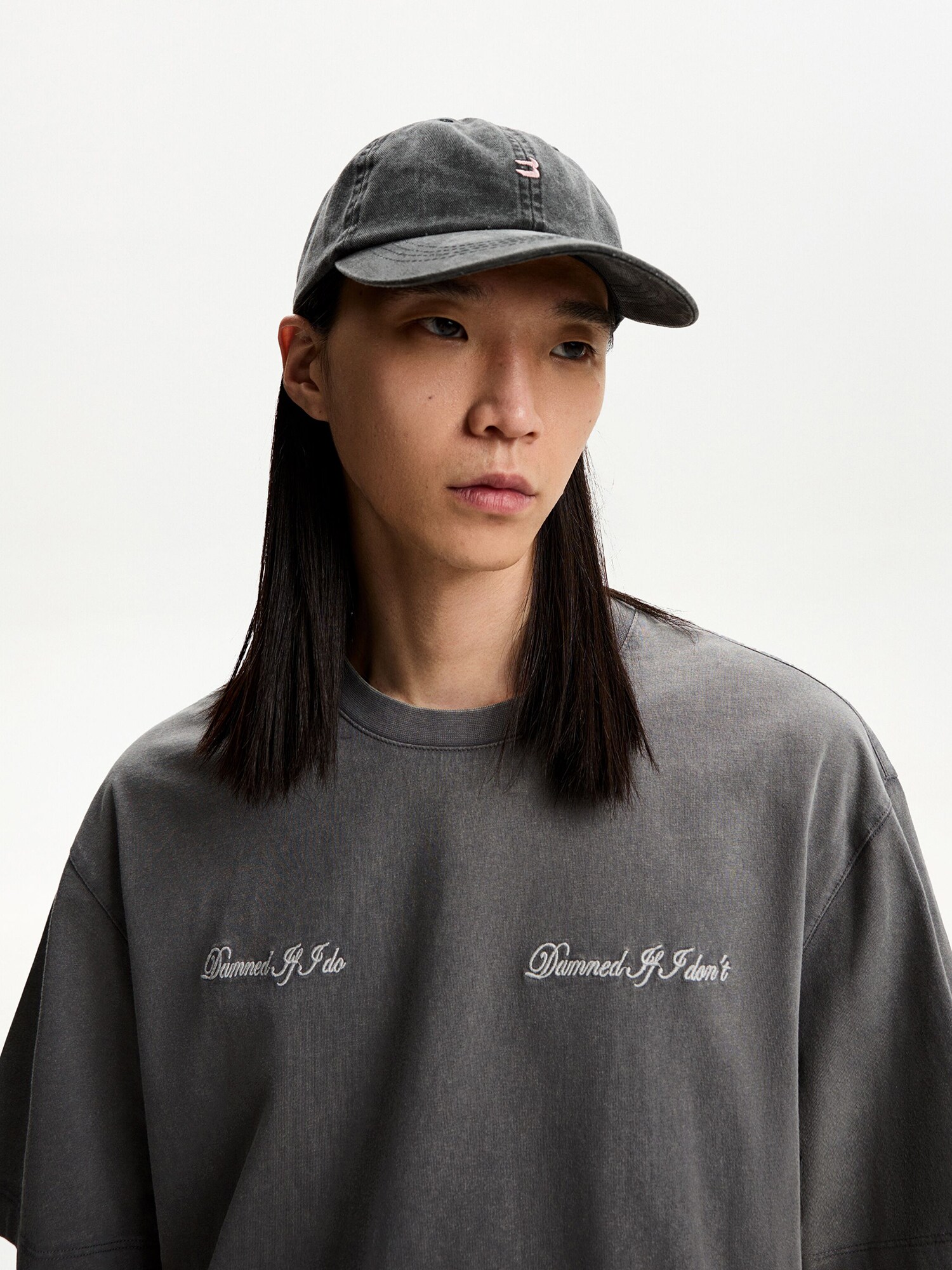 Bershka Sapkák  pasztell-rózsaszín / fekete termék 2. képe