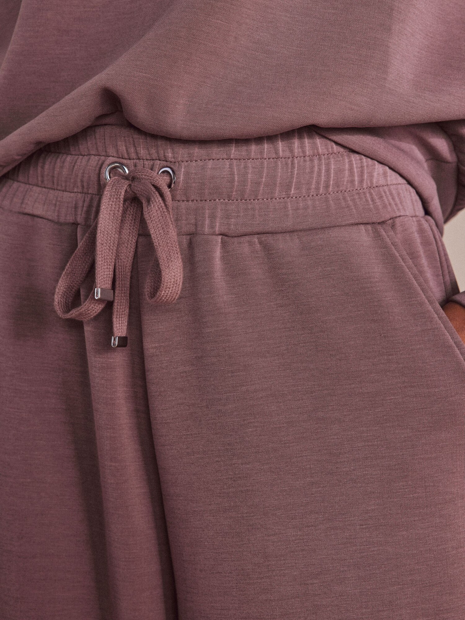Thumbnail - Hose
