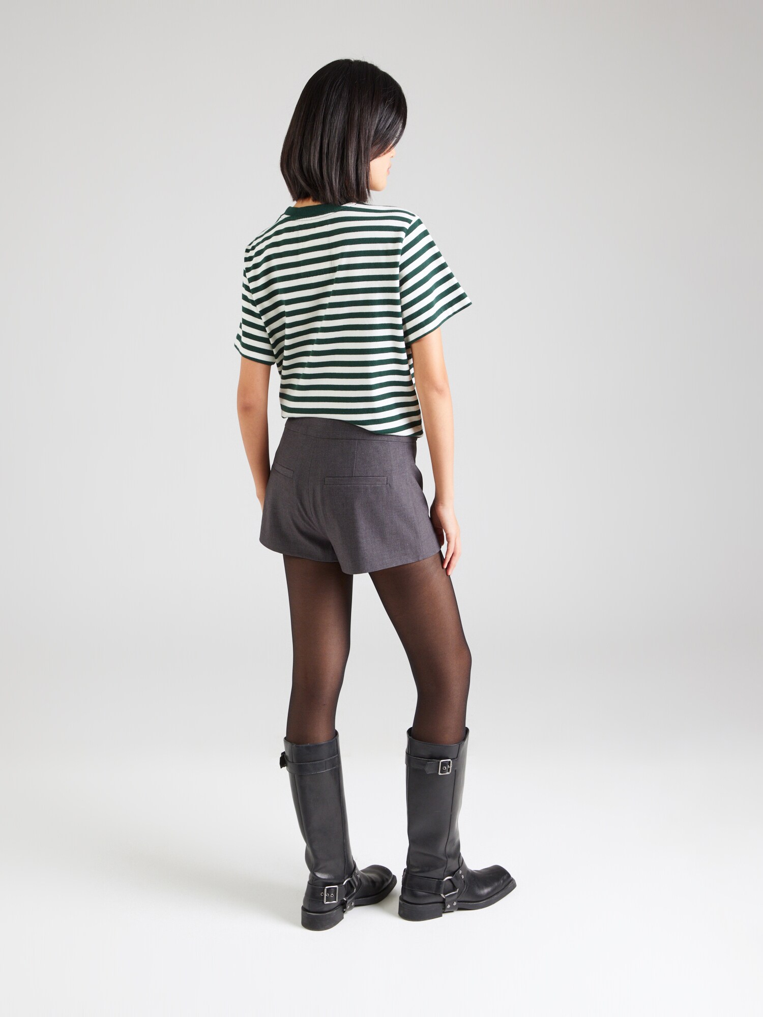 Thumbnail - WEEKDAY Shorts Layton