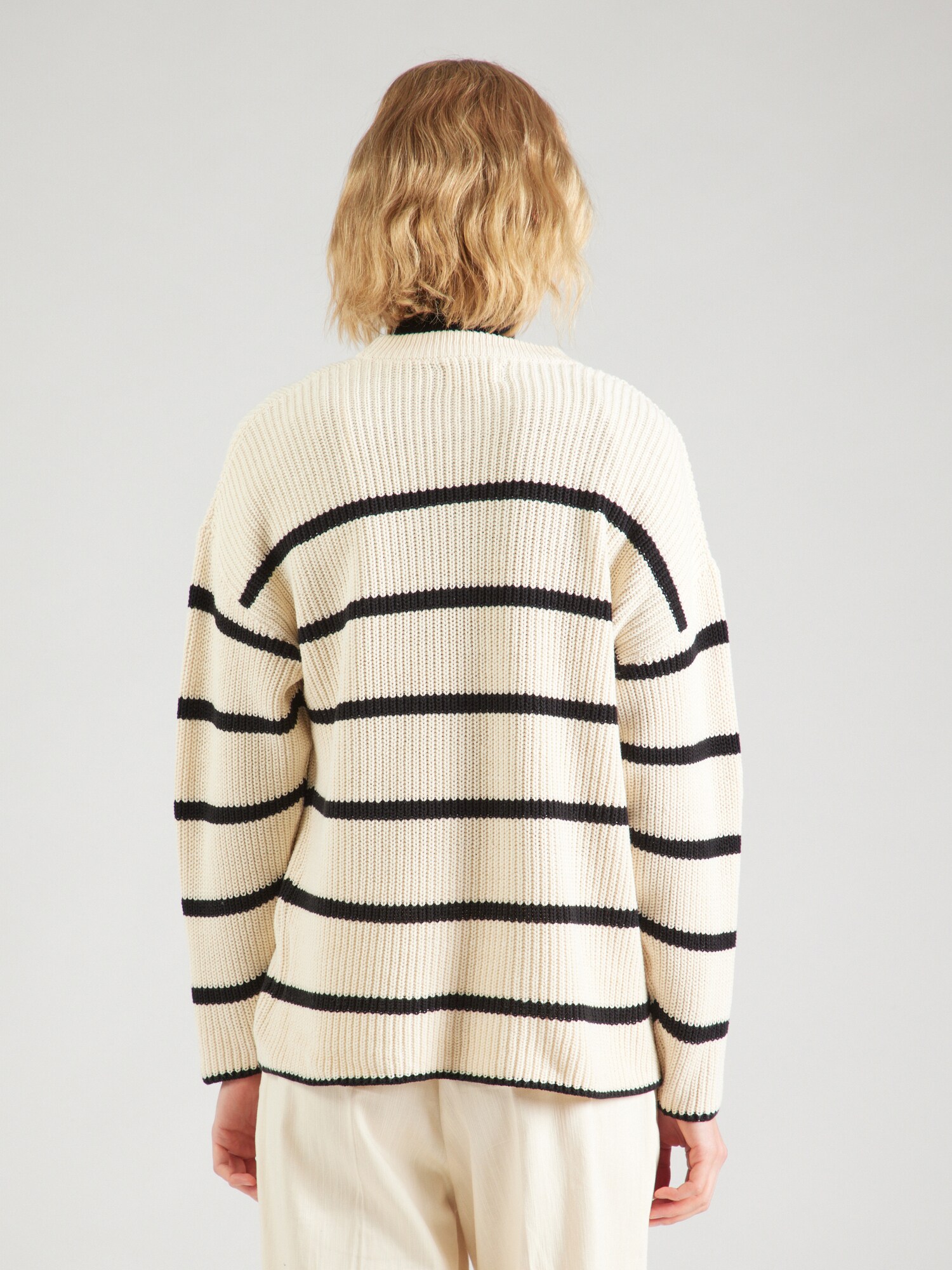 Thumbnail - Pullover