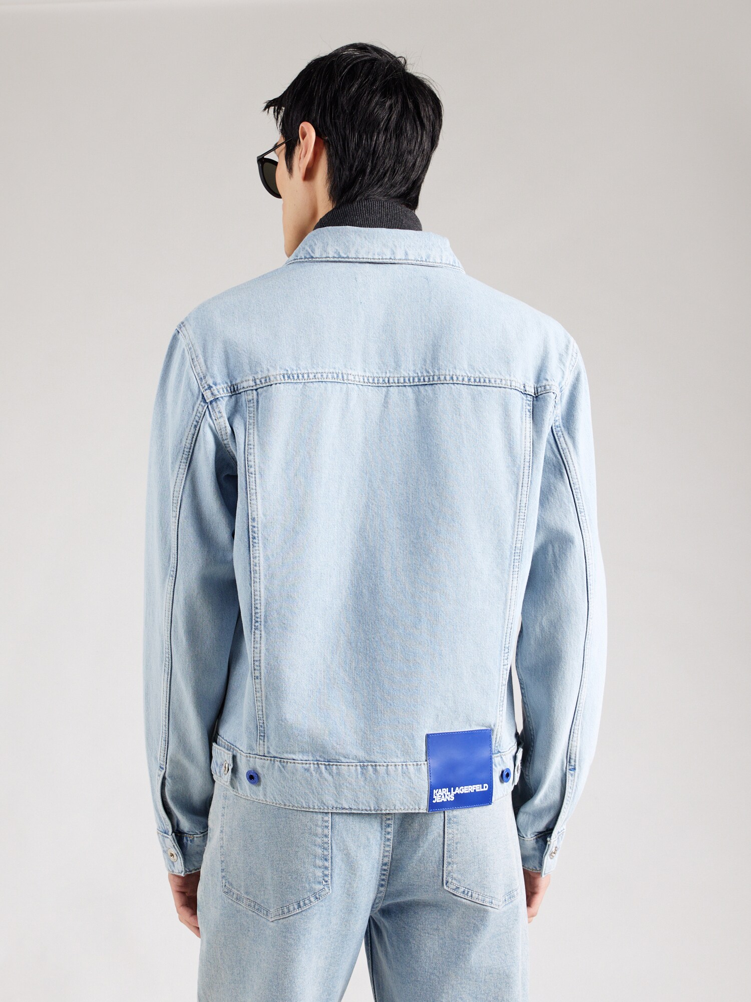 KARL LAGERFELD JEANS Prechodná bunda svetlomodrá (obrázok 4)