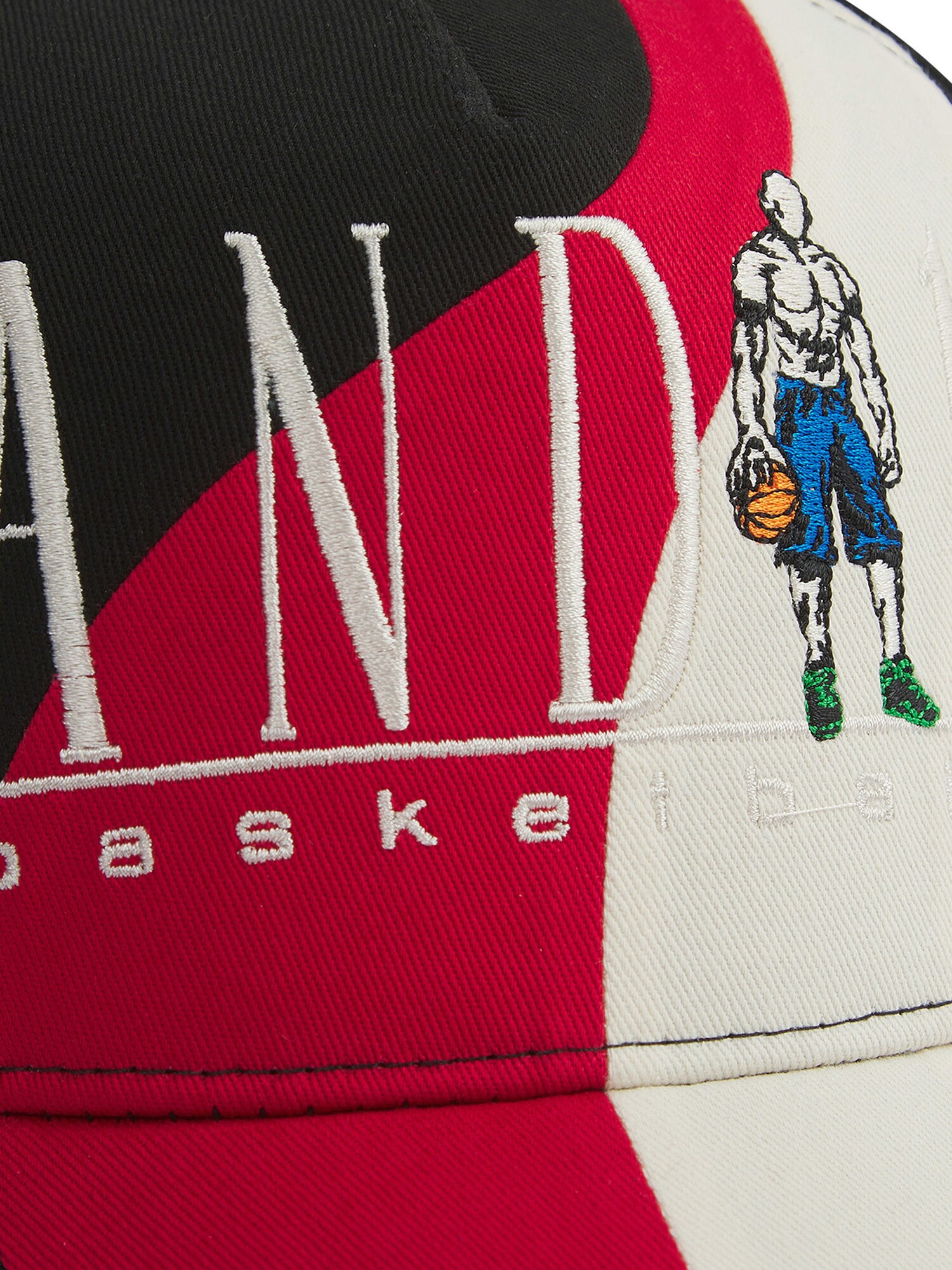 AND1 Gorra  kitt / azul / rojo / negro – imagen 4