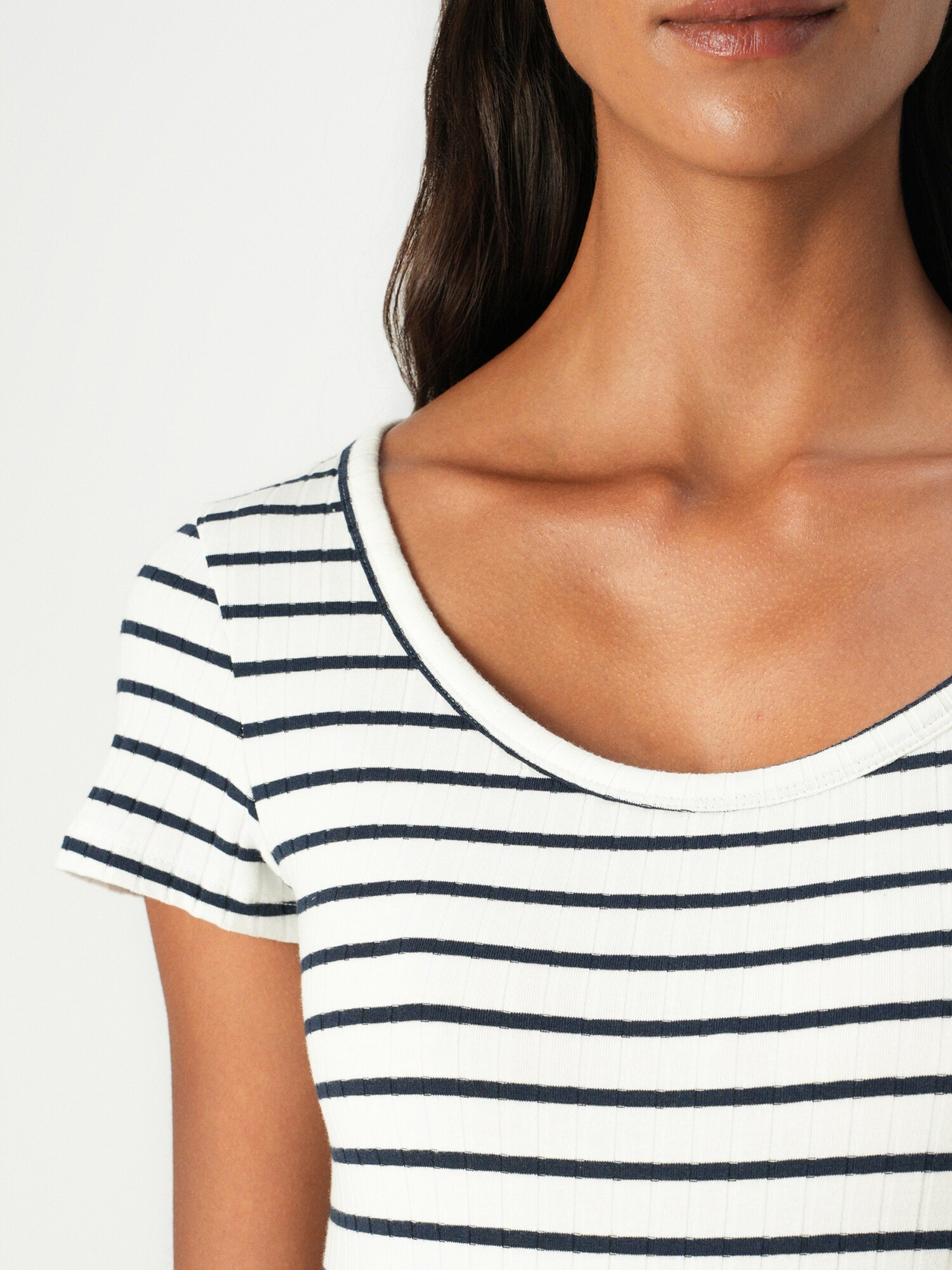 Vero Moda Maternity Šaty 'VMMSEA' čierna / biela (obrázok 5)