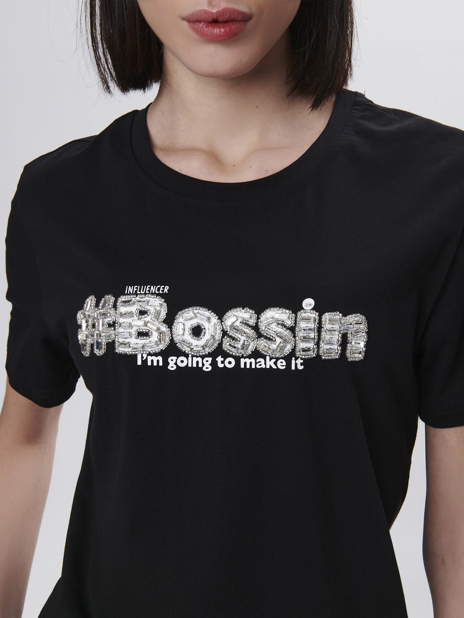 Thumbnail - Influencer T-shirt Bossing