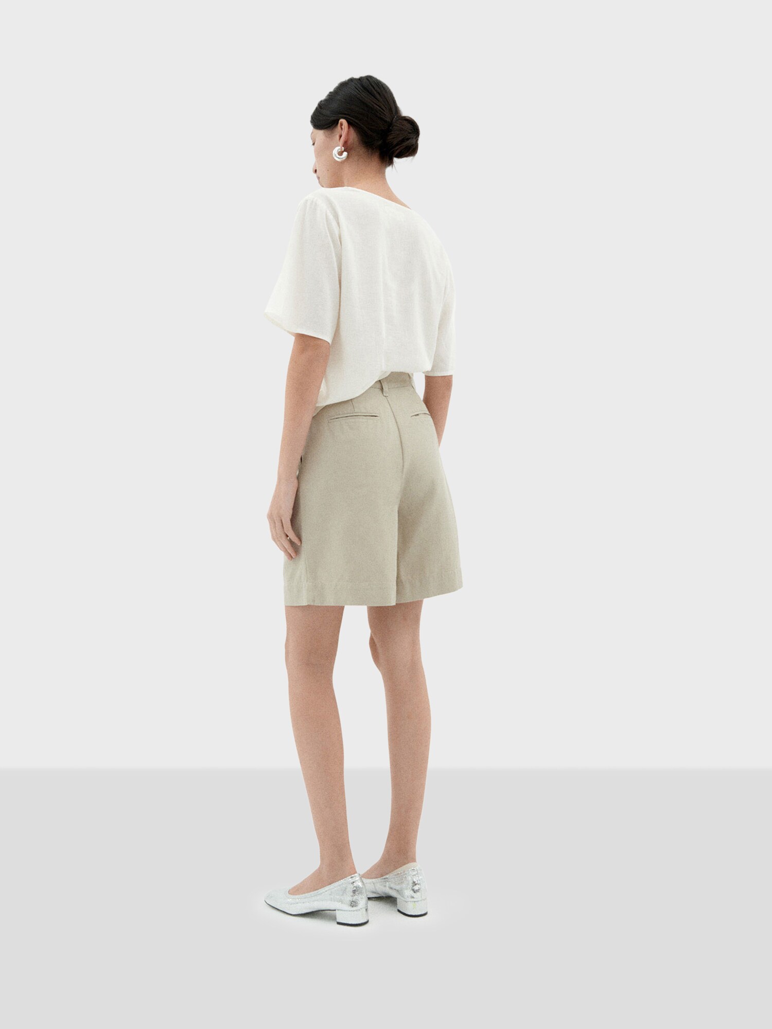 Thumbnail - Thinking MU Shorts Lia