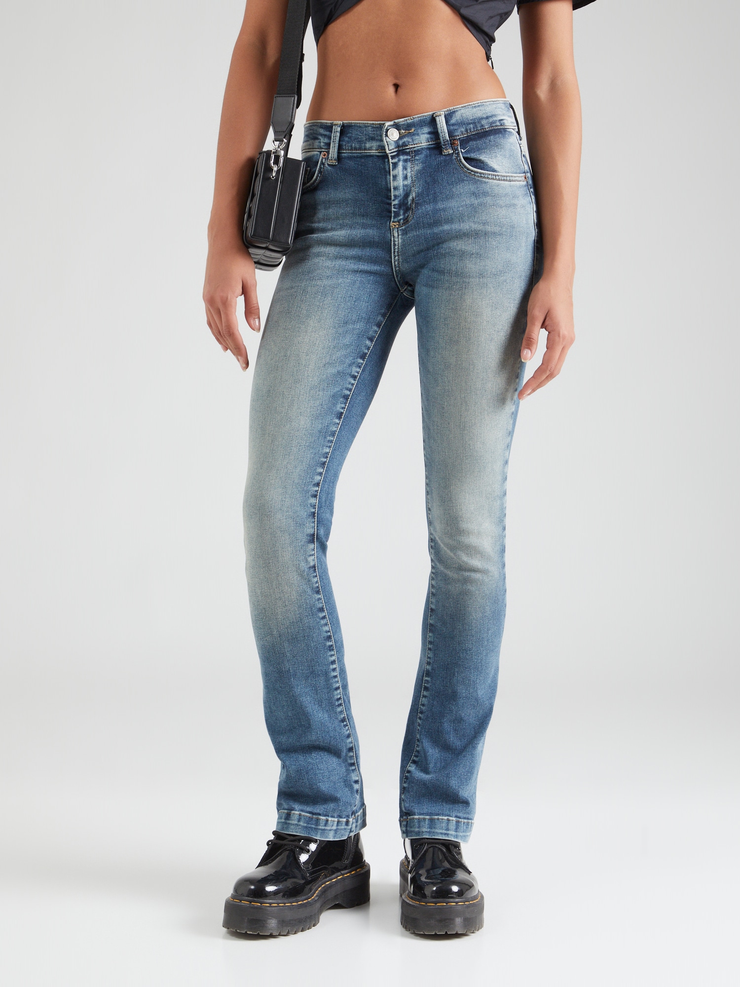 LTB Farmer 'Fallon'  kék termék 2. képe