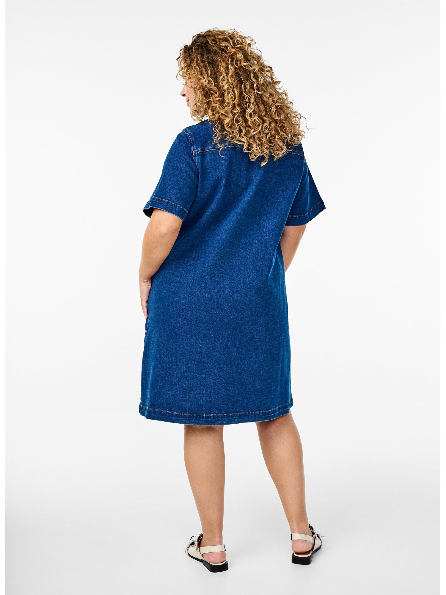 Zizzi Košeľové šaty 'Jchar' modrá denim (obrázok 4)