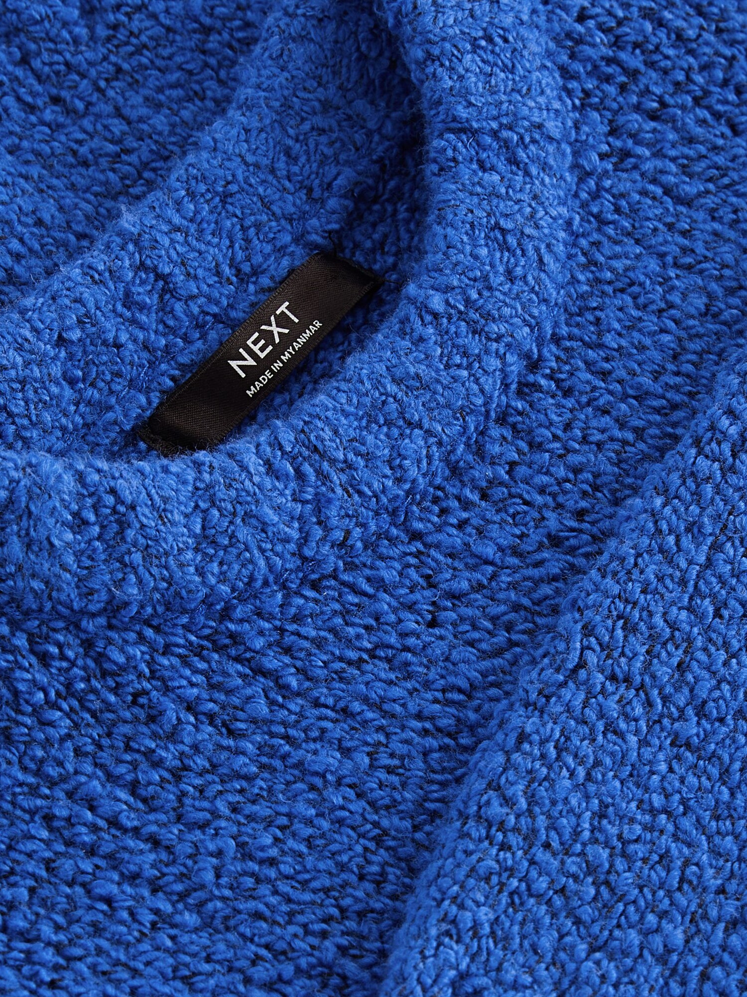 Thumbnail - Pullover